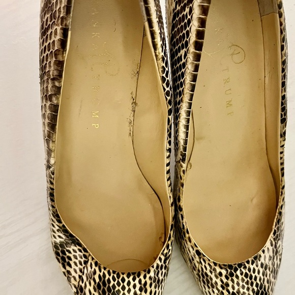 Ivanka Trump black patent leather pumps - Picture 5 of 6